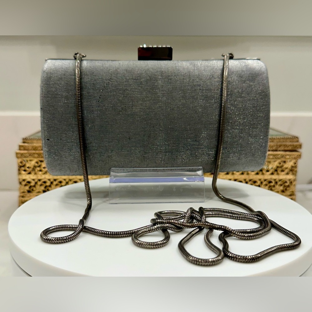 VTG Bloomingdale’s Metallic Silver Evening Bag w/ Crystal Clasp - VGUC - Picture 13 of 17